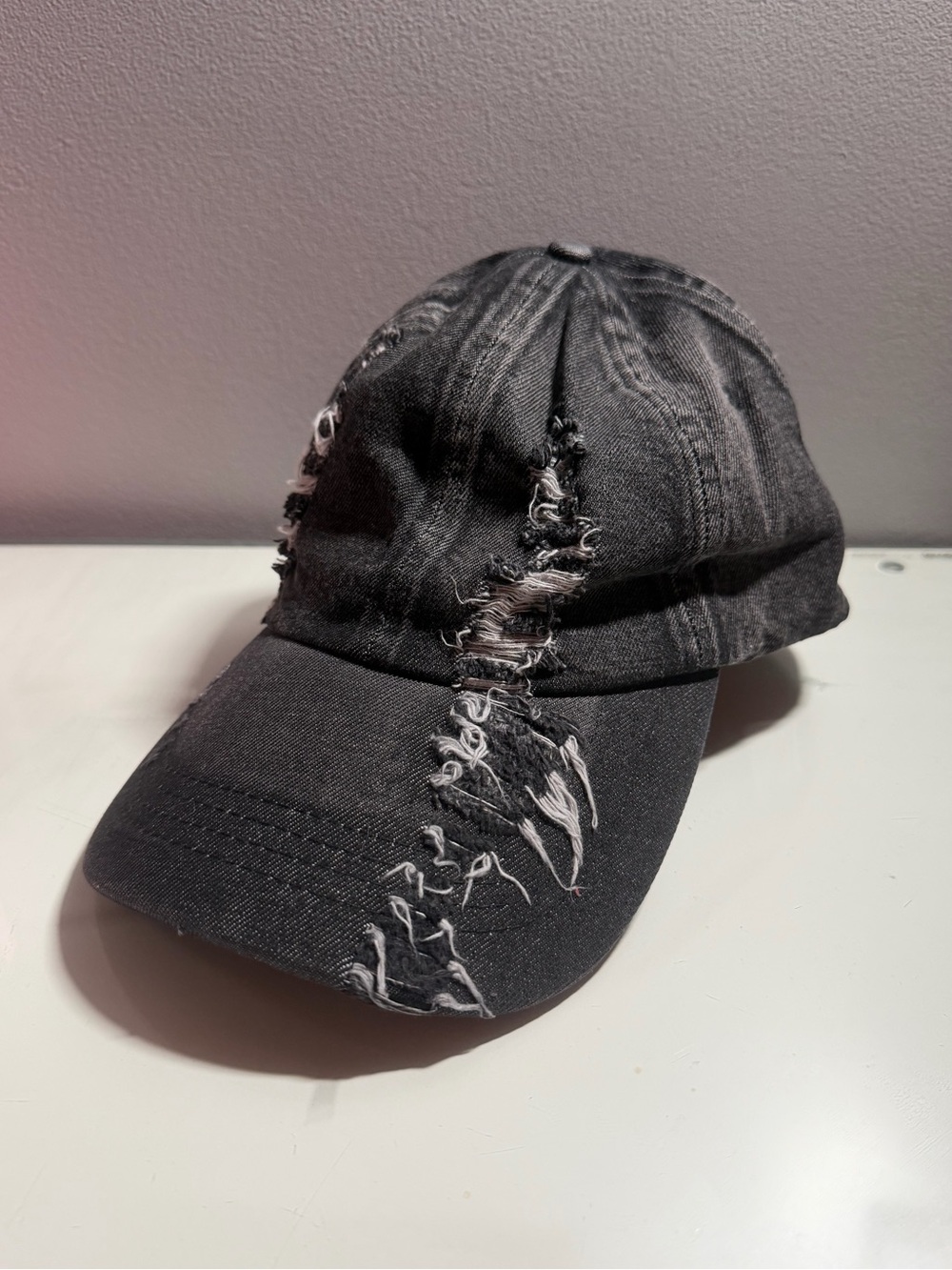 black/grey distressed hat